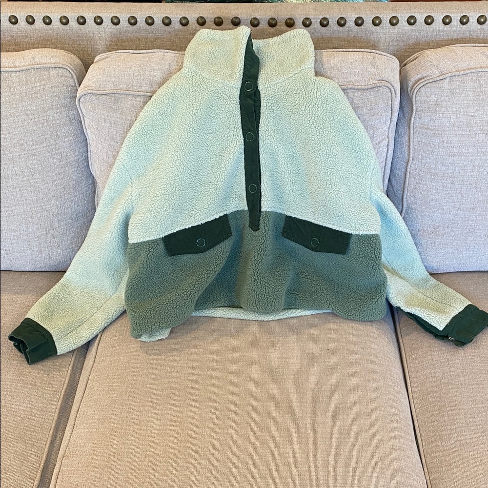House of Sunny Mint Green Sherpa Fleece